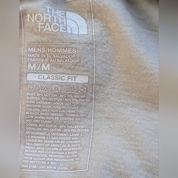 The North Face Men's Classic Fit Berkeley CA Bear Shirt, Size Medium - Picture 4 of 4